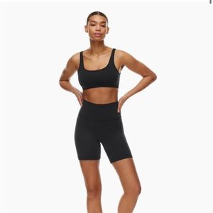 Aritzia TNALIFE 7” Women’s Biker Short Black